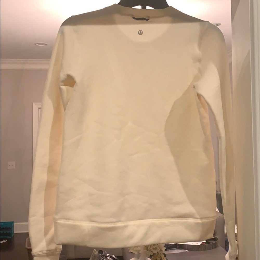 NWOT Lululemon Pullover - Picture 2 of 3